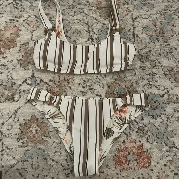 Abercrombie & Fitch Other - Abercrombie & Fitch Green Striped Reversible Floral Bikini Set | XS